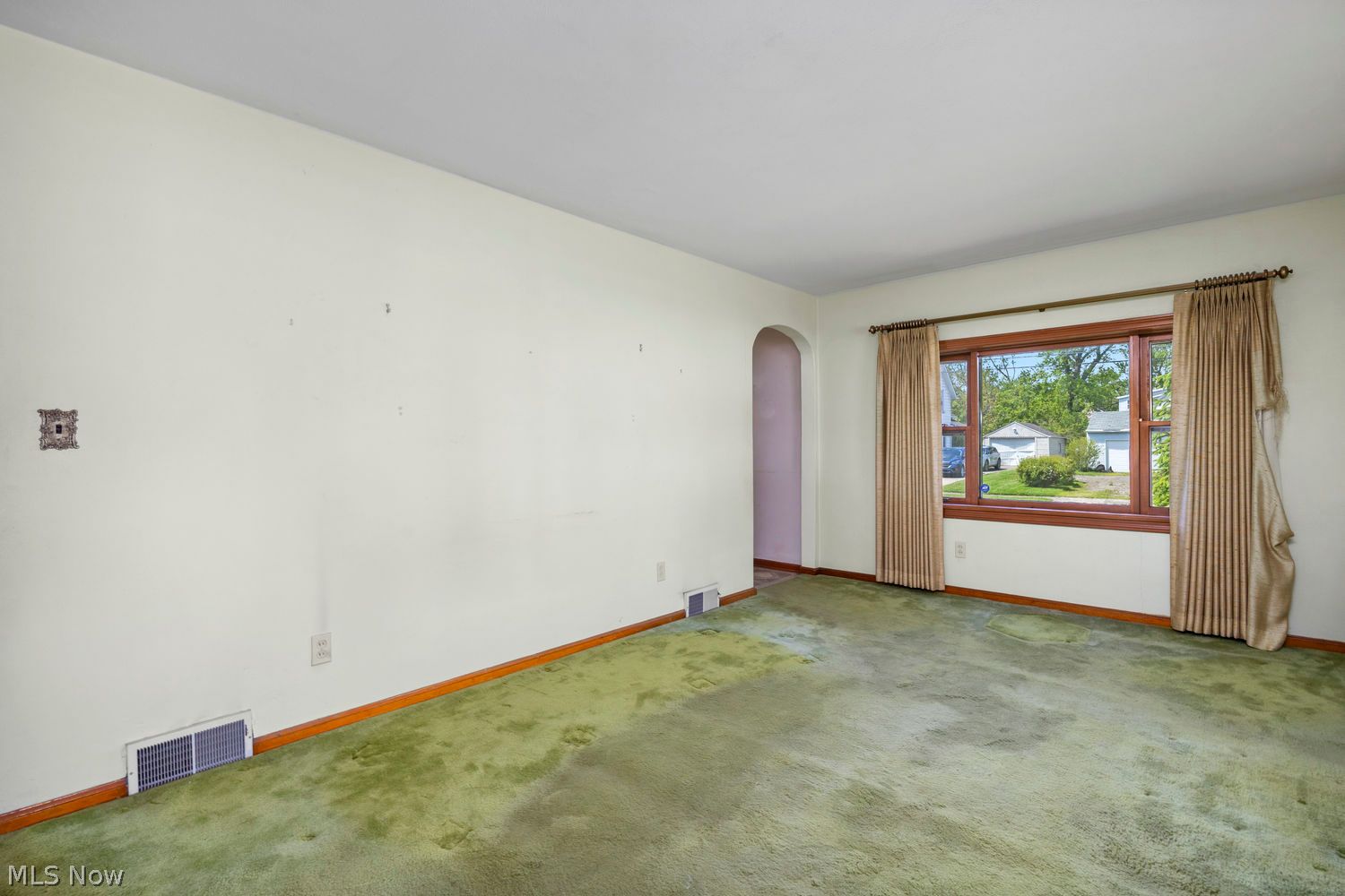 2010 Utica Avenue Lorain OH 44052