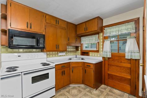 2010 Utica Avenue Lorain OH 44052