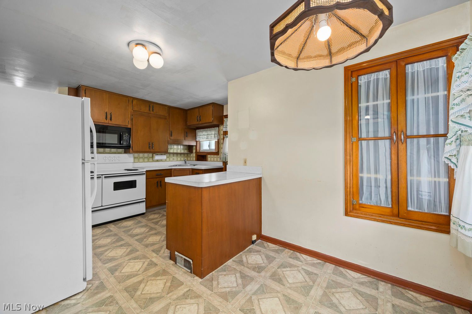 2010 Utica Avenue Lorain OH 44052