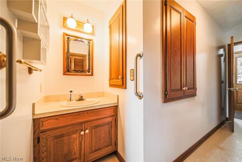544 N Mill Street Fredericksburg OH 44627