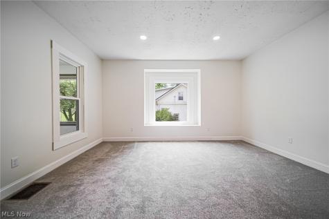 544 N Mill Street Fredericksburg OH 44627