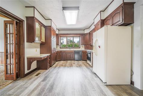 544 N Mill Street Fredericksburg OH 44627
