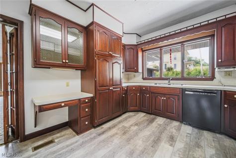 544 N Mill Street Fredericksburg OH 44627