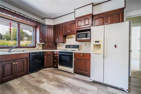 544 N Mill Street Fredericksburg OH 44627