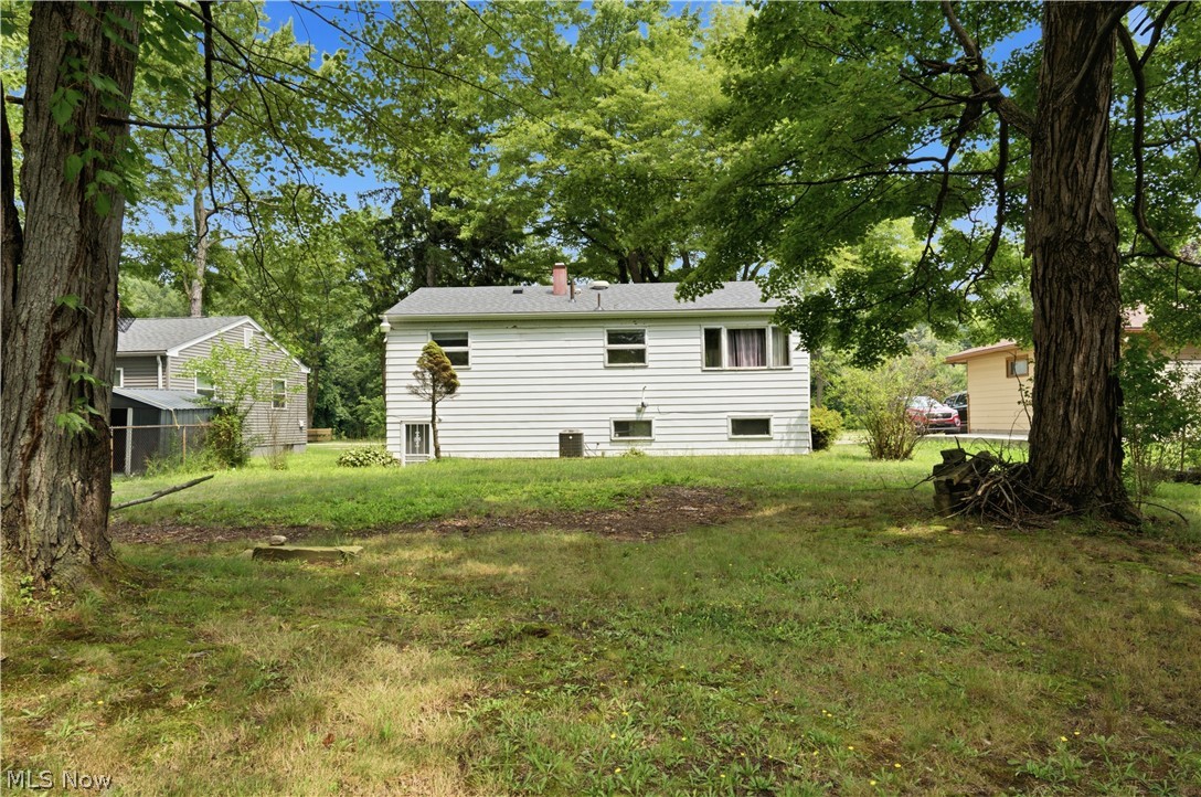 2821 Tod Avenue NW Warren OH 44484