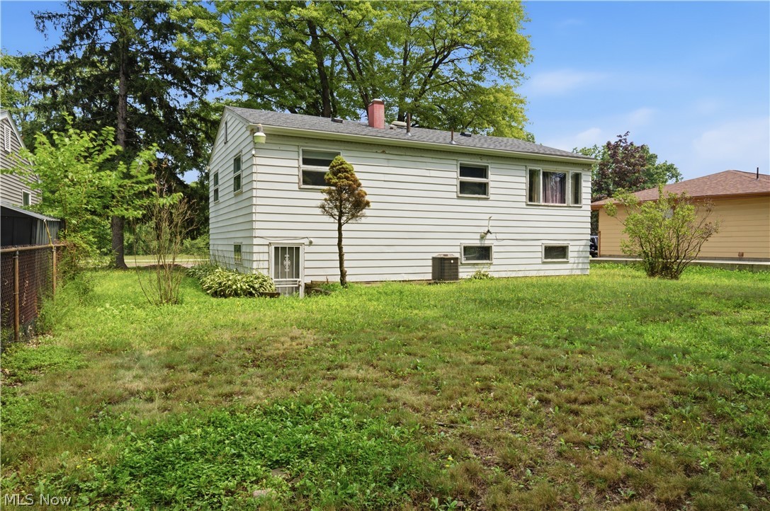 2821 Tod Avenue NW Warren OH 44484