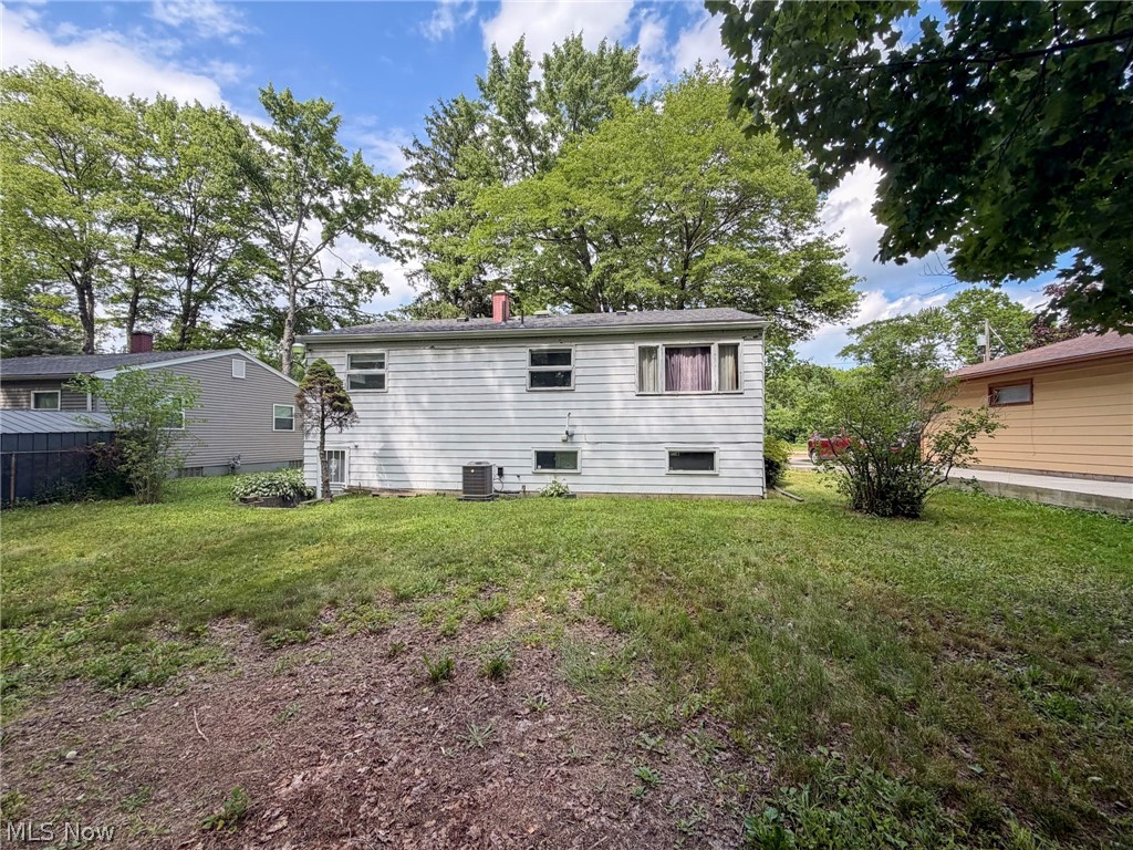 2821 Tod Avenue NW Warren OH 44484