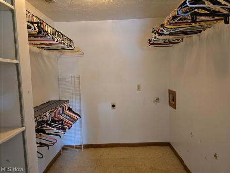 1472 Northeast Avenue Tallmadge OH 44278