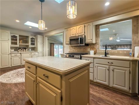 422 Bonnie Brae Avenue Niles OH 44446