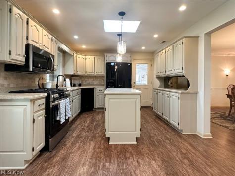 422 Bonnie Brae Avenue Niles OH 44446