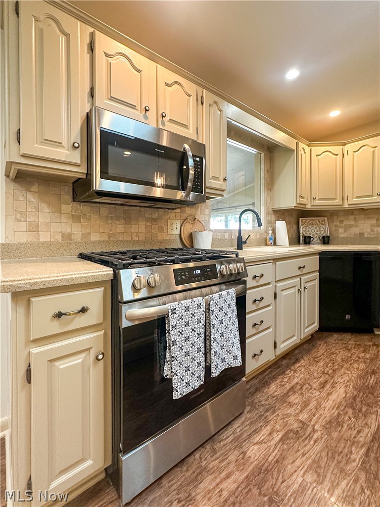 422 Bonnie Brae Avenue Niles OH 44446