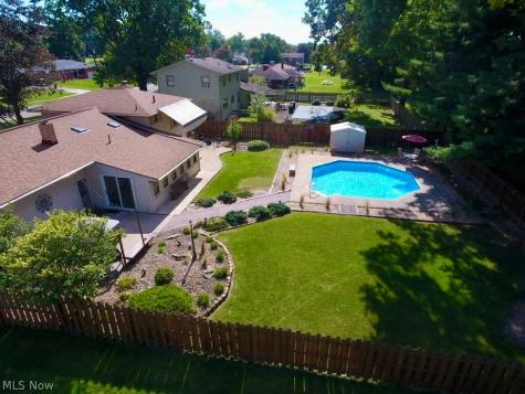 422 Bonnie Brae Avenue Niles OH 44446