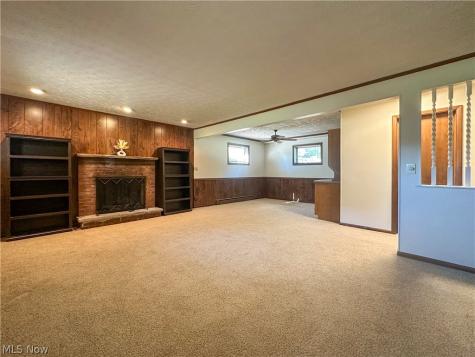 422 Bonnie Brae Avenue Niles OH 44446