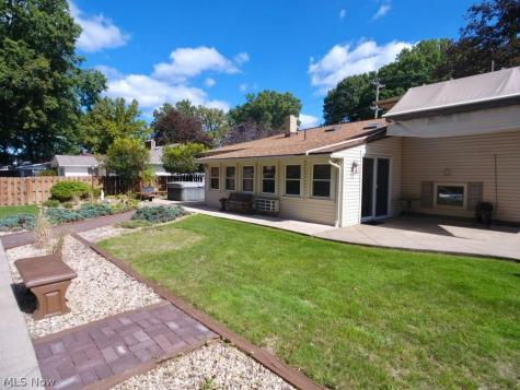 422 Bonnie Brae Avenue Niles OH 44446