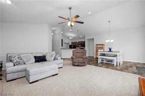 3822 Parkside Circle E Lorain OH 44053