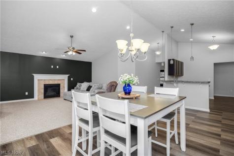 3822 Parkside Circle E Lorain OH 44053