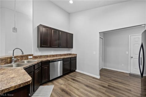 3822 Parkside Circle E Lorain OH 44053