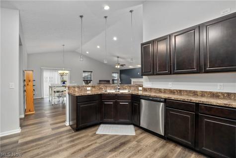 3822 Parkside Circle E Lorain OH 44053