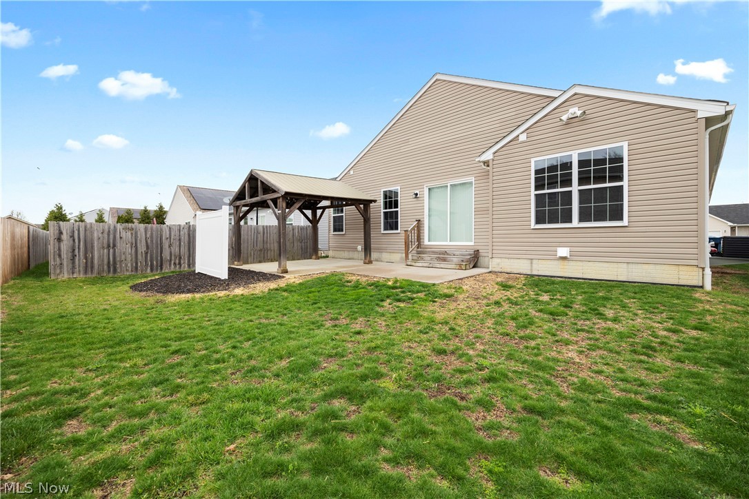 3822 Parkside Circle E Lorain OH 44053