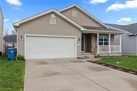 3822 Parkside Circle E Lorain OH 44053