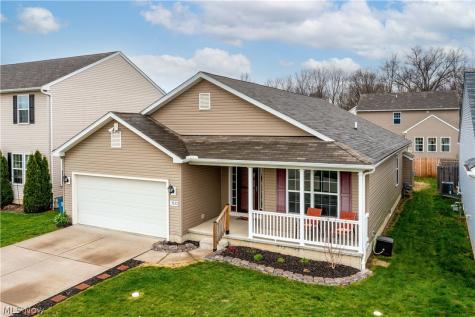 3822 Parkside Circle E Lorain OH 44053