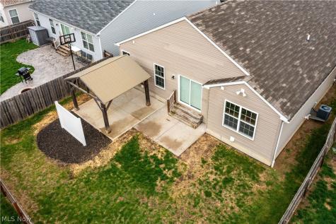 3822 Parkside Circle E Lorain OH 44053