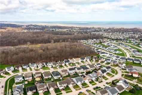 3822 Parkside Circle E Lorain OH 44053