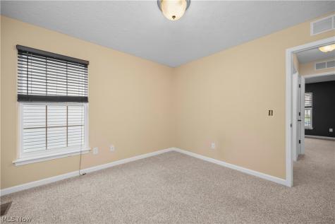 3822 Parkside Circle E Lorain OH 44053
