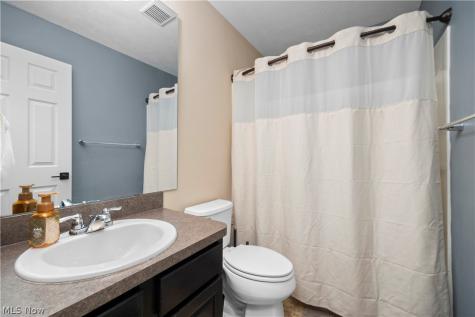 3822 Parkside Circle E Lorain OH 44053
