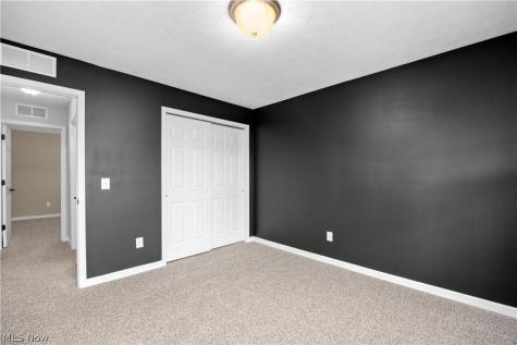 3822 Parkside Circle E Lorain OH 44053