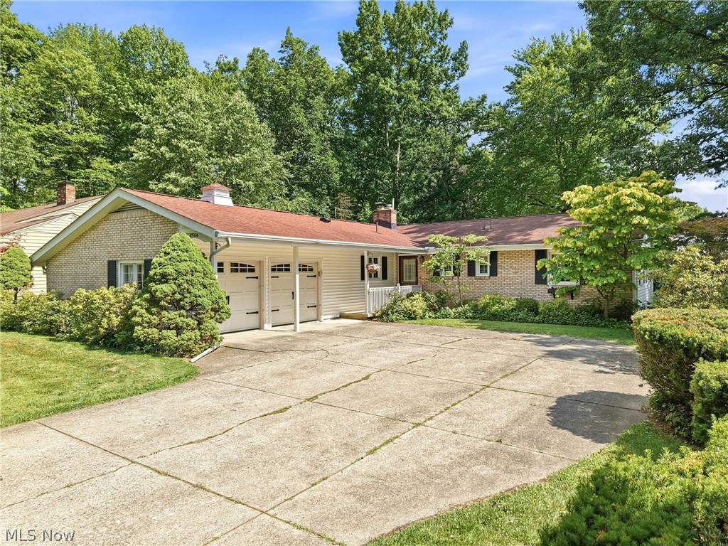 8564 Squires Lane NE Warren OH 44484