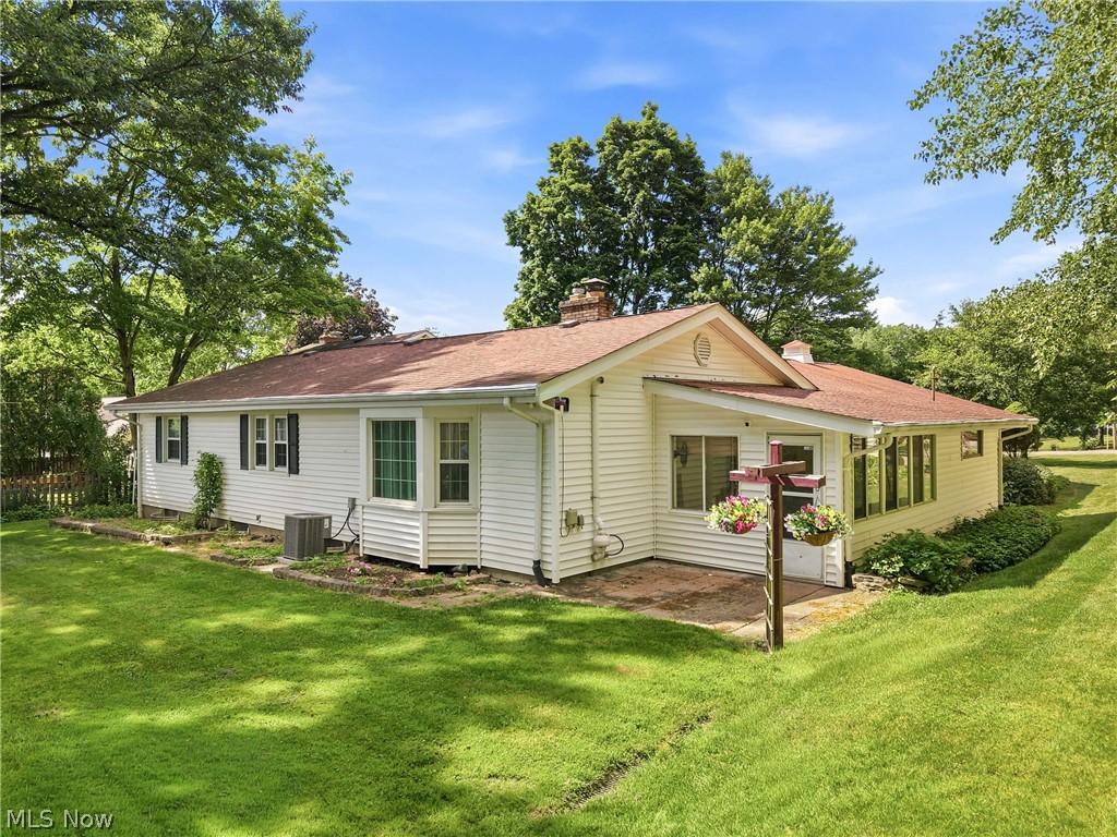 8564 Squires Lane NE Warren OH 44484