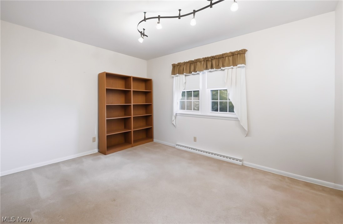 8564 Squires Lane NE Warren OH 44484