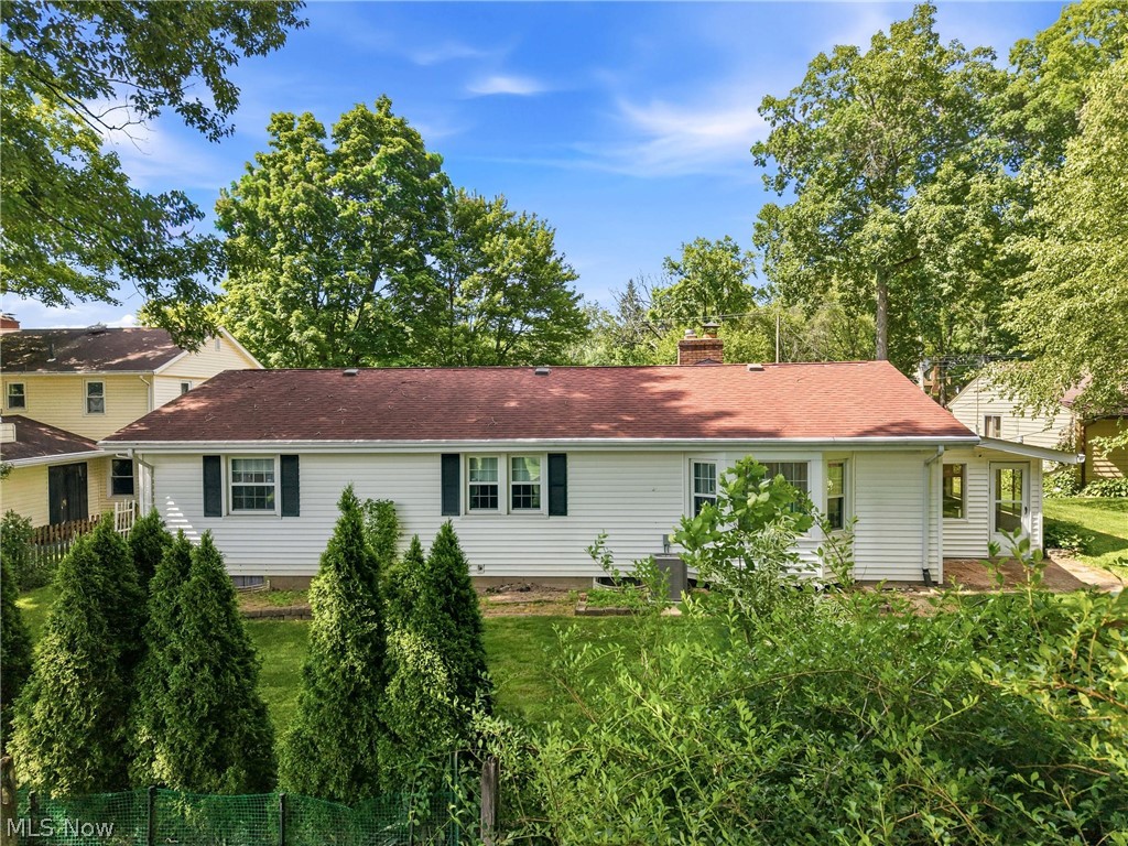 8564 Squires Lane NE Warren OH 44484
