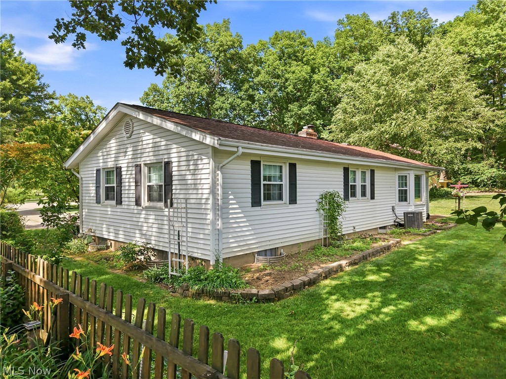 8564 Squires Lane NE Warren OH 44484