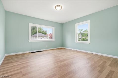 2116 25th Street NE Canton OH 44705