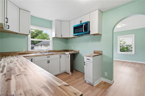 2116 25th Street NE Canton OH 44705