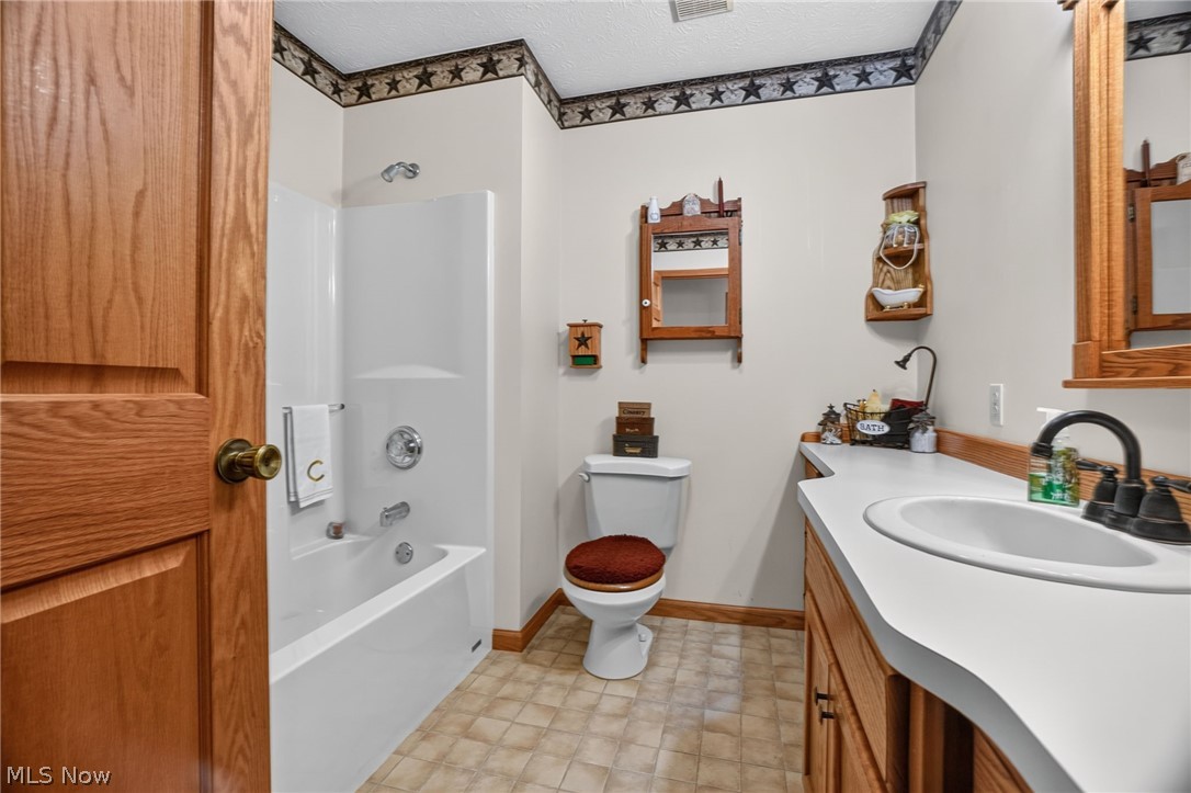 7380 Fieldstone Avenue Conneaut OH 44030