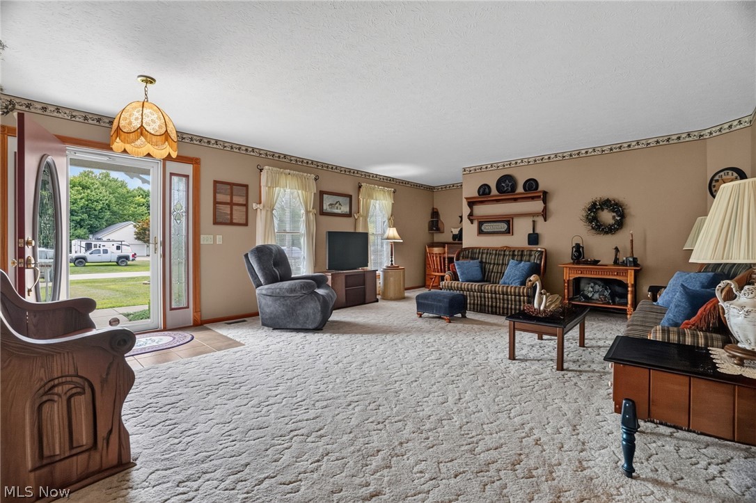 7380 Fieldstone Avenue Conneaut OH 44030