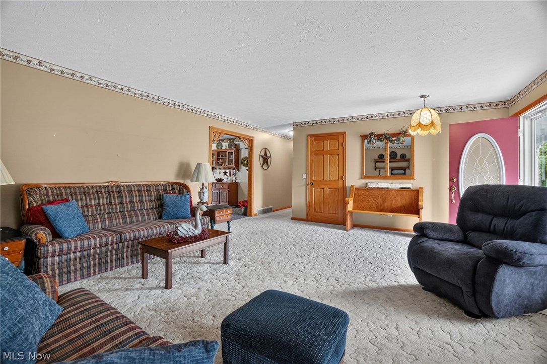 7380 Fieldstone Avenue Conneaut OH 44030