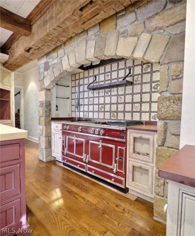 2710 Chesterton Road Shaker Heights OH 44122