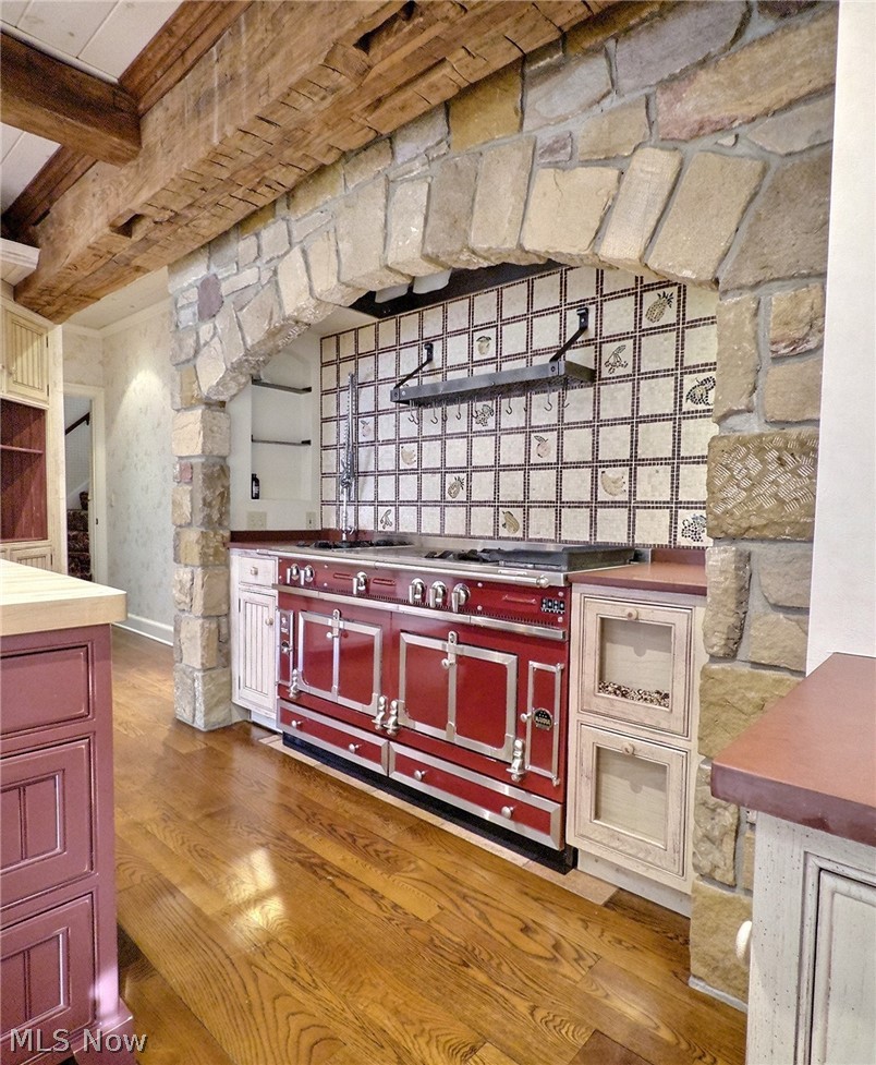 2710 Chesterton Road Shaker Heights OH 44122