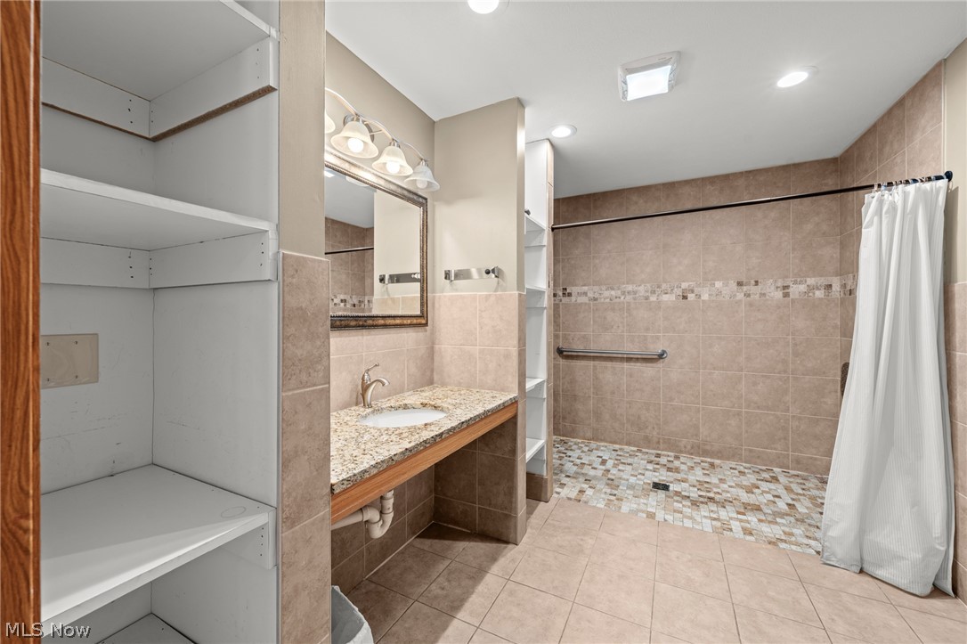 327 S Miller Road Akron OH 44333