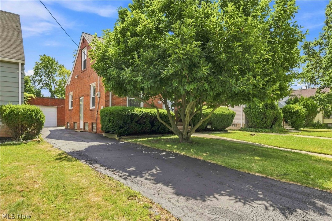 4513 W 157th Street Cleveland OH 44135