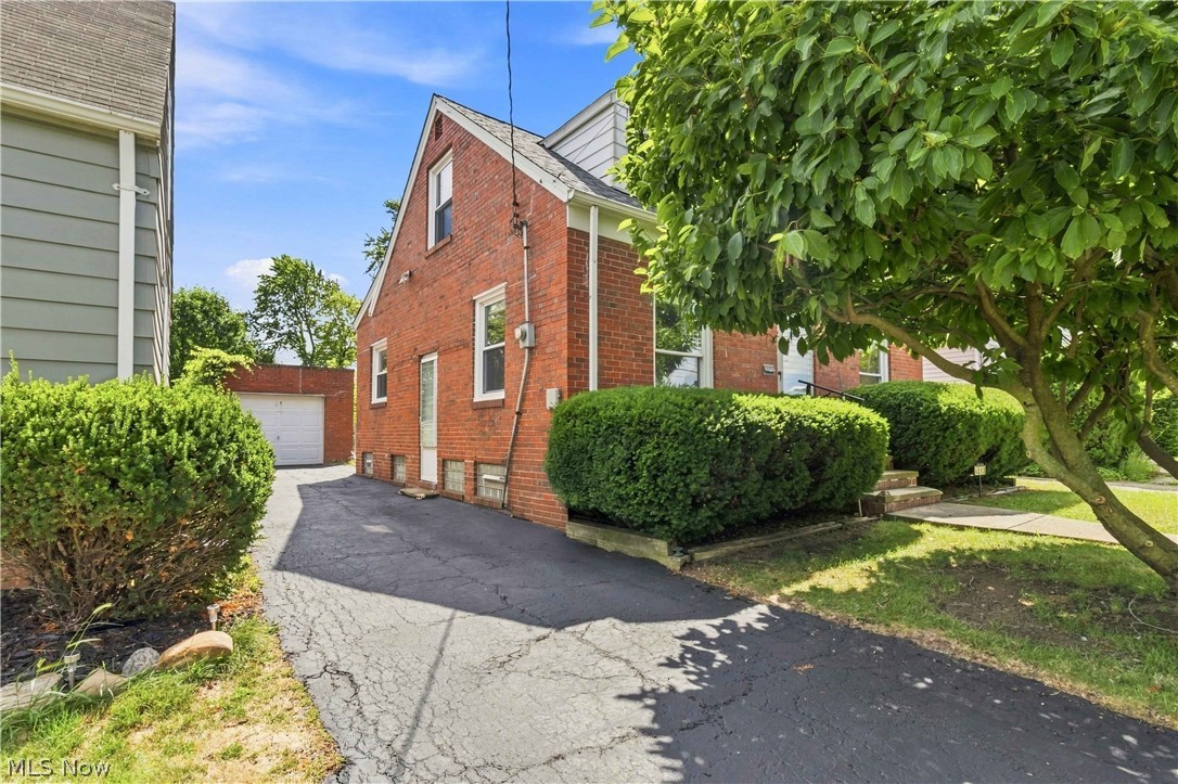 4513 W 157th Street Cleveland OH 44135