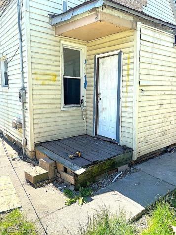 7404 Wentworth Avenue Cleveland OH 44102
