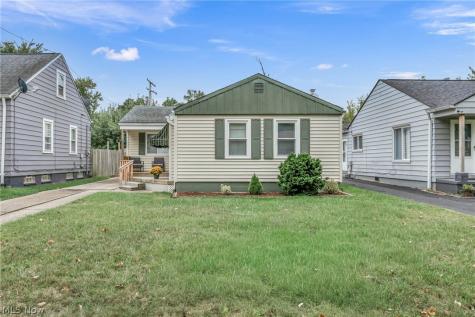 18813 Parkmount Cleveland OH 44135