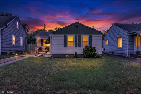18813 Parkmount Cleveland OH 44135