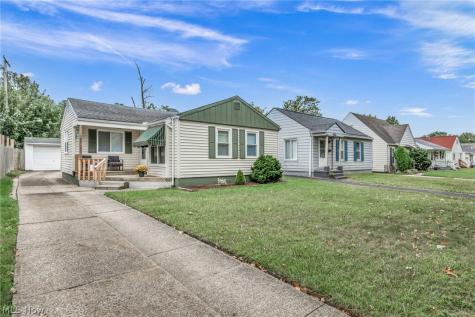 18813 Parkmount Cleveland OH 44135