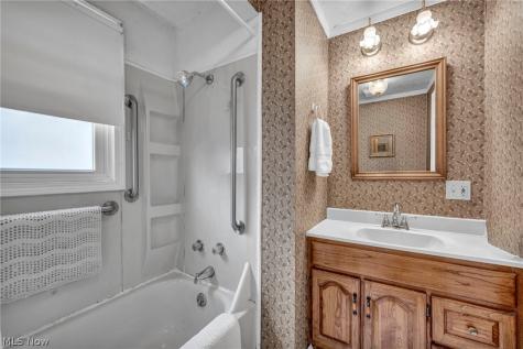 18813 Parkmount Cleveland OH 44135